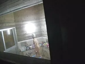 Ông tra tấn Kimmy là ...