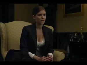 Andrea Rose bắn một  ...